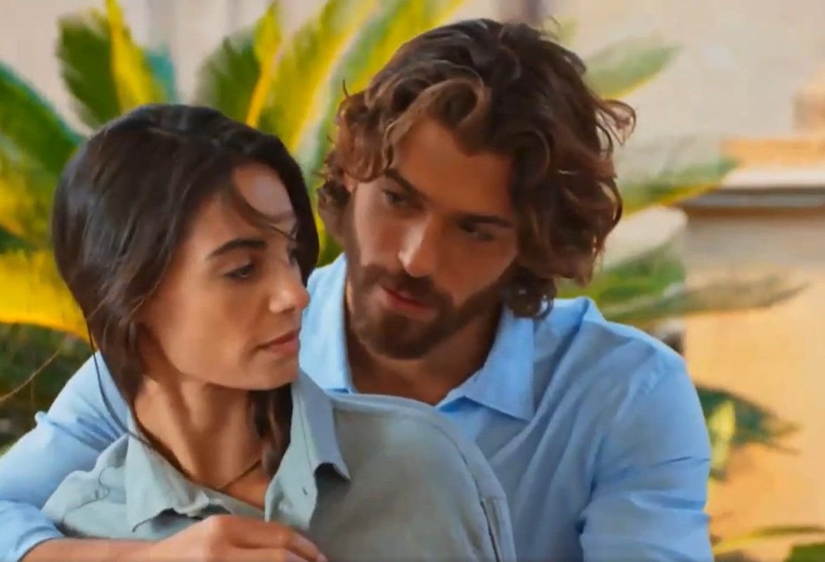 Сериал турок с джаном яманом. Сериал италия джан яман. Джан яман в виоле. Виола сериал с джаном яманом. Фиолетовый как море 2 дата выхода.