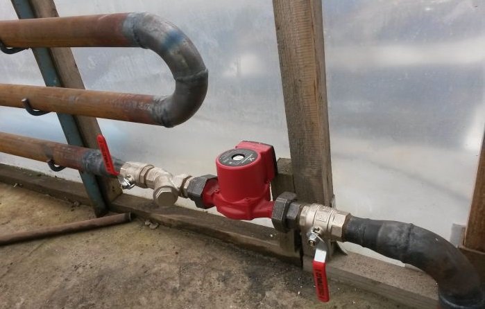 радиатор из профильной трубы 40/20 для отопления. труба из нержавейки valtec. трубы для домашнего отопления. укладка труб отопления в частном доме. система ленинградка отопление на 2 батареи.