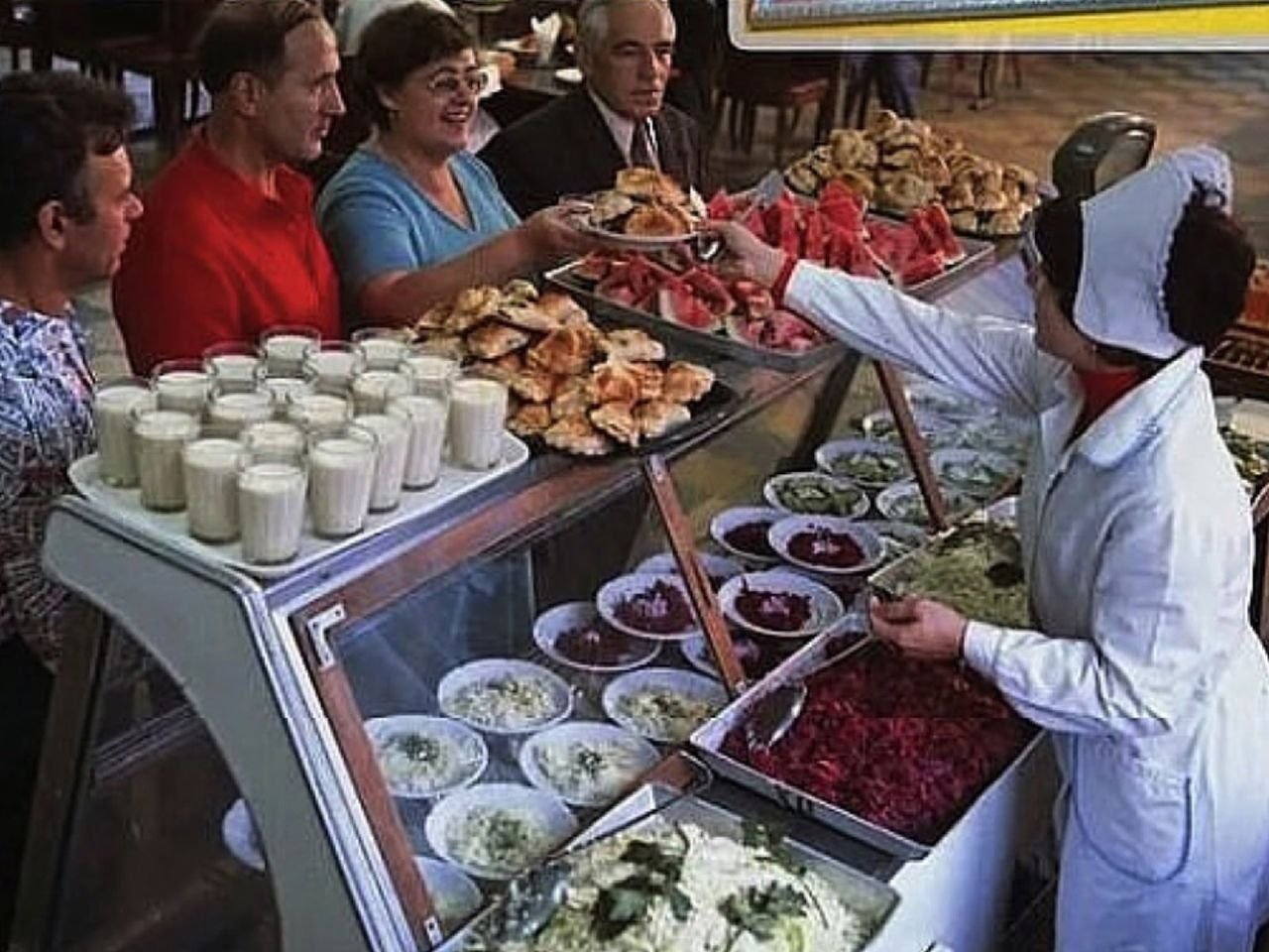 Блюда советской столовой. Блюда советских ресторанов. Советская столовая. Блюда советских ресторанов. Обед в советской столовой.