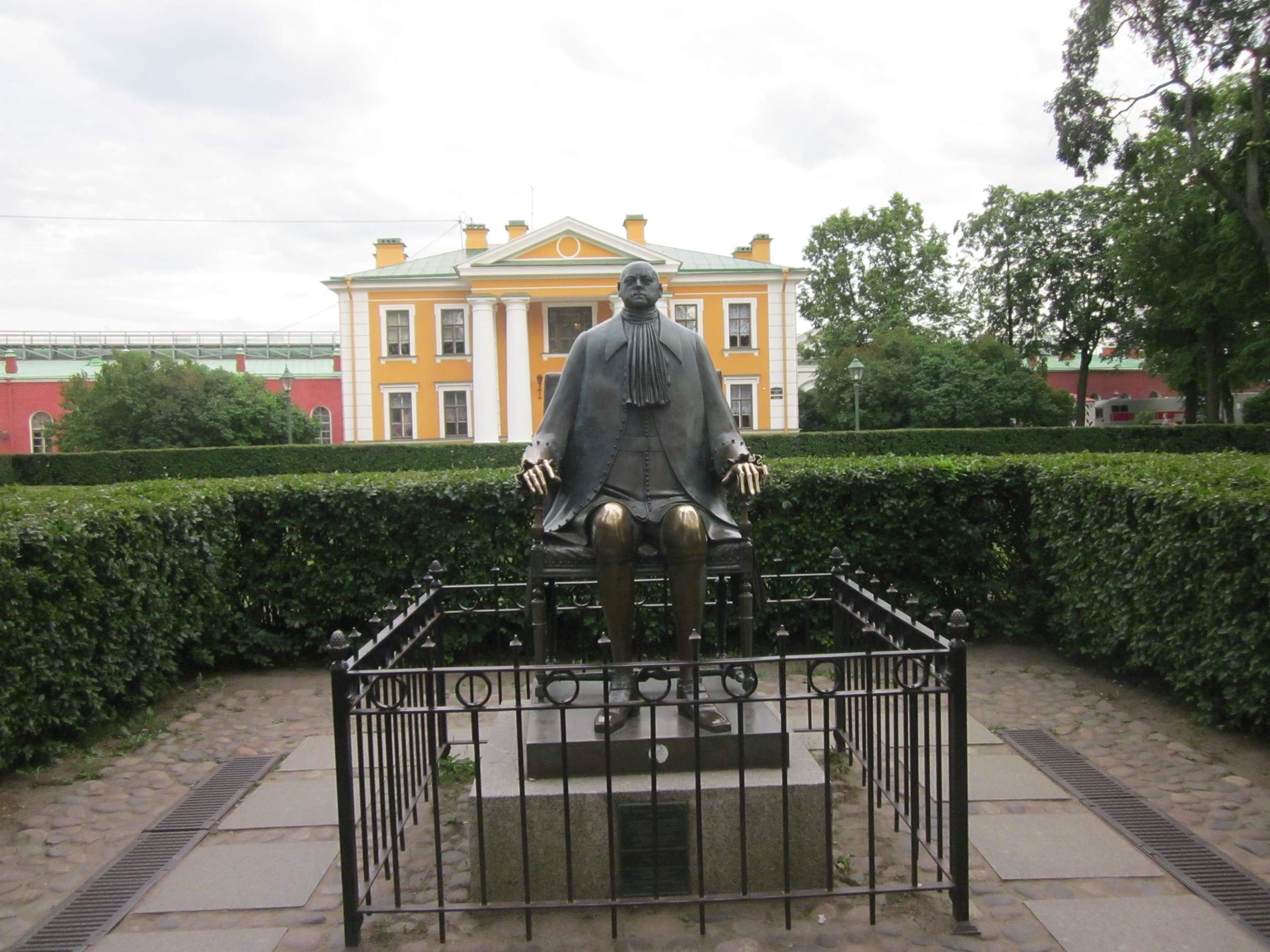 памятник петру первому в петропавловской крепости