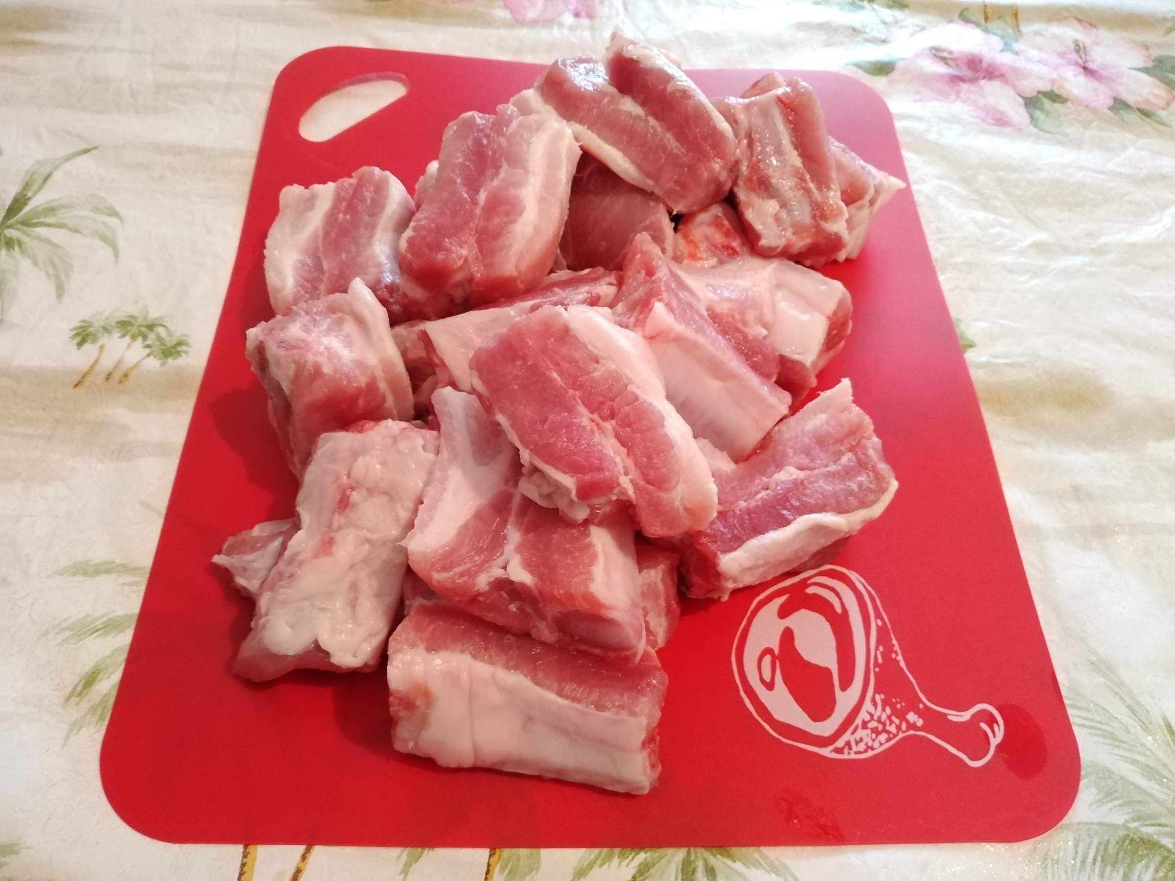 Варка мяса. Гороховый суп с копченостями ребрышками пошаговый рецепт в кастрюле. Рёбра свиные в духовке рецепт. Сколько варить ребра. Сколько варить ребра.