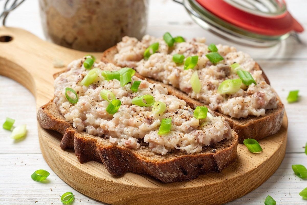 Фаршмак из селедки с яблоками классический. Форшмак. Селёдочный форшмак классический. Форшмак из селедки. Форшмак селедочный форшмак.