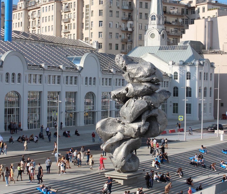 Большая глина номер 4 скульптура в москве