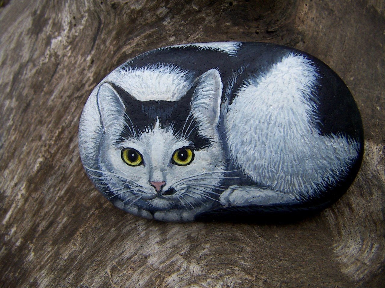 Как нарисовать на камне рисунок