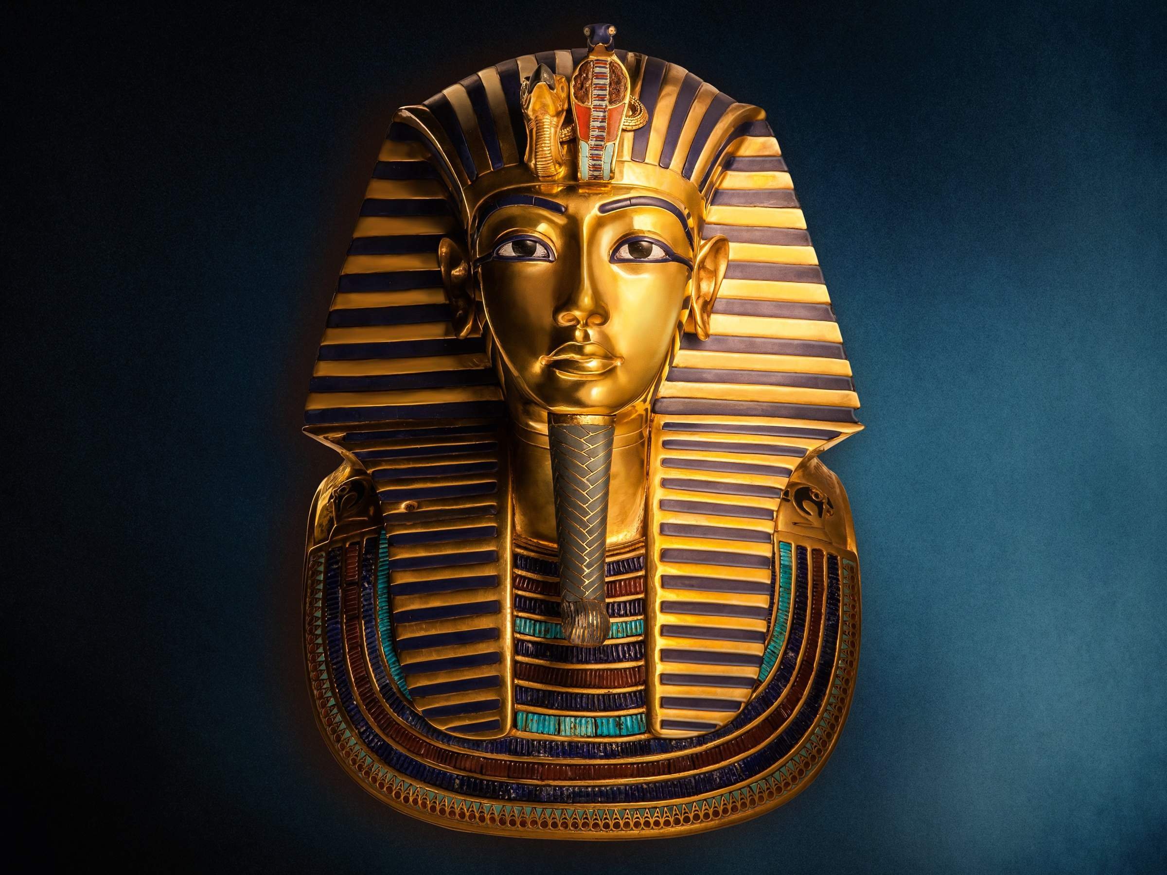 Маска и саркофаг Тутанхамона