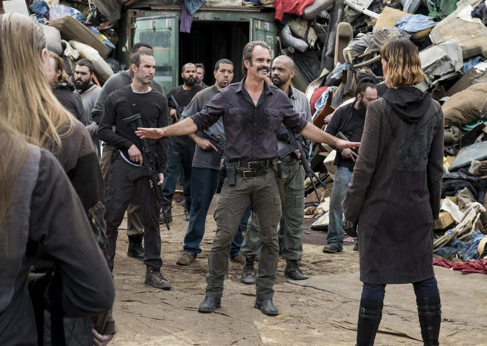 Зомби апокалипсис дата выхода. Ходячие мертвецы сериал 2010–2022. Ходячие мертвецы 10 сезон постер. Ходячие мертвецы: мир за пределами (2021). Ходячие мертвецы 10 сезон принцесса.