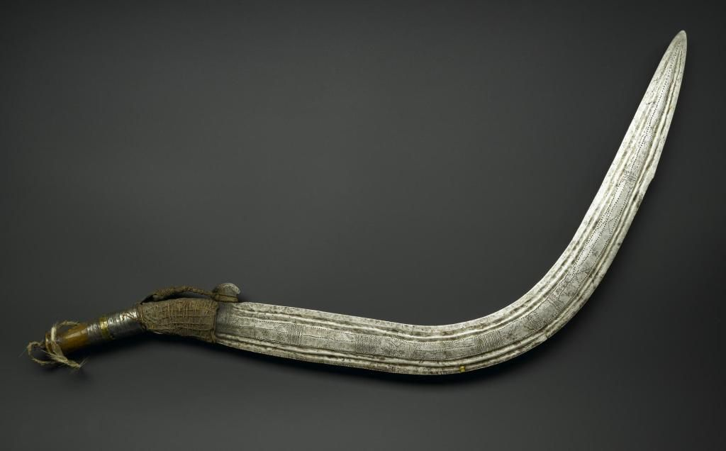 изогнутый клинок. хопеш мачете. изогнутый клинок. венгерско польская сабля карабела. скимитар парные клинки.