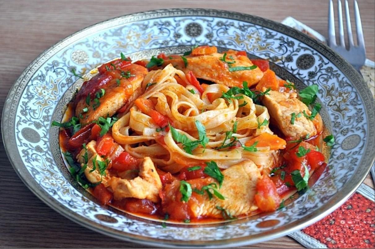 Лагманная лапша с курицей