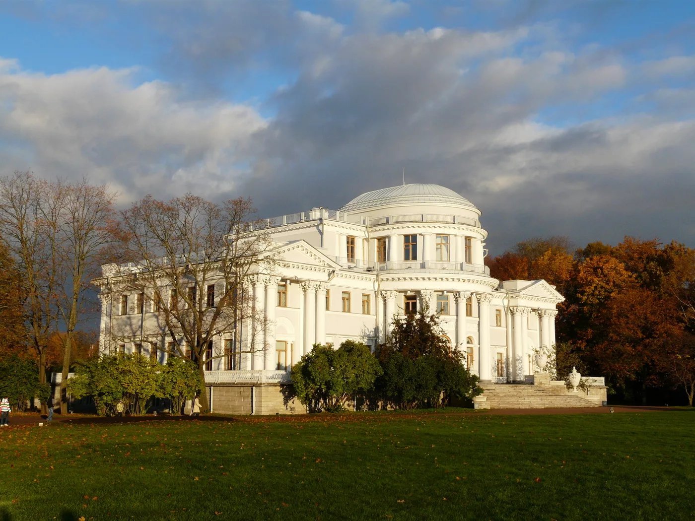 Елагинский дворец в Санкт-Петербурге