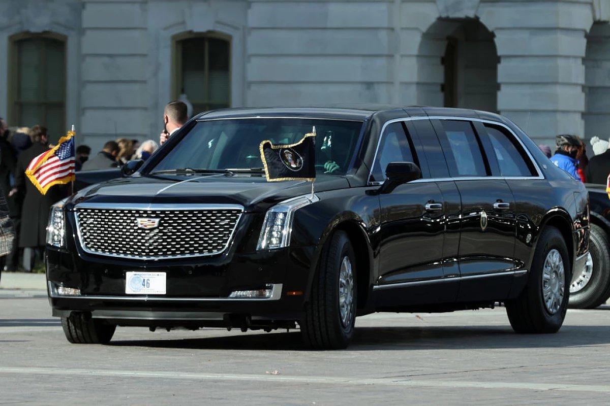 Данные президента. Лимузин Джо Байдена. Кадиллак лимузин президента. Cadillac Джо Байдена. Лимузин Кадиллак Байдена.