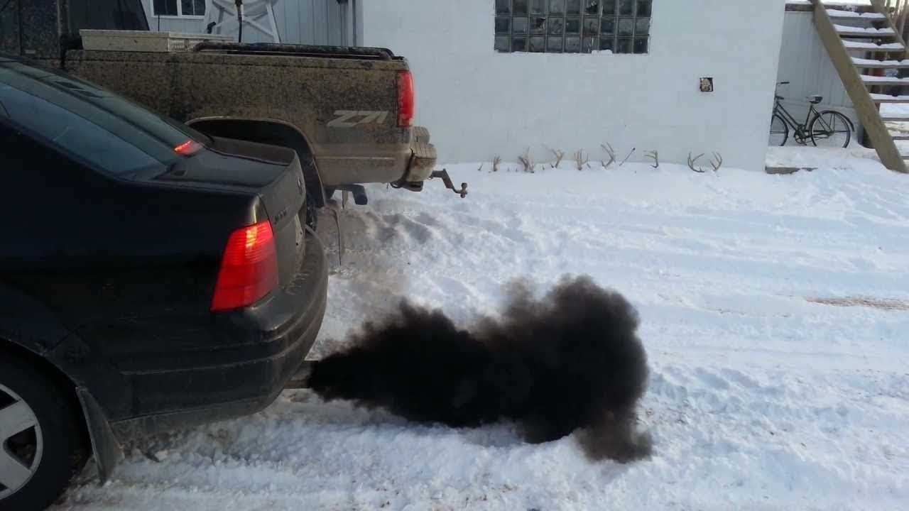 Черный дым из выхлопной трубы приора