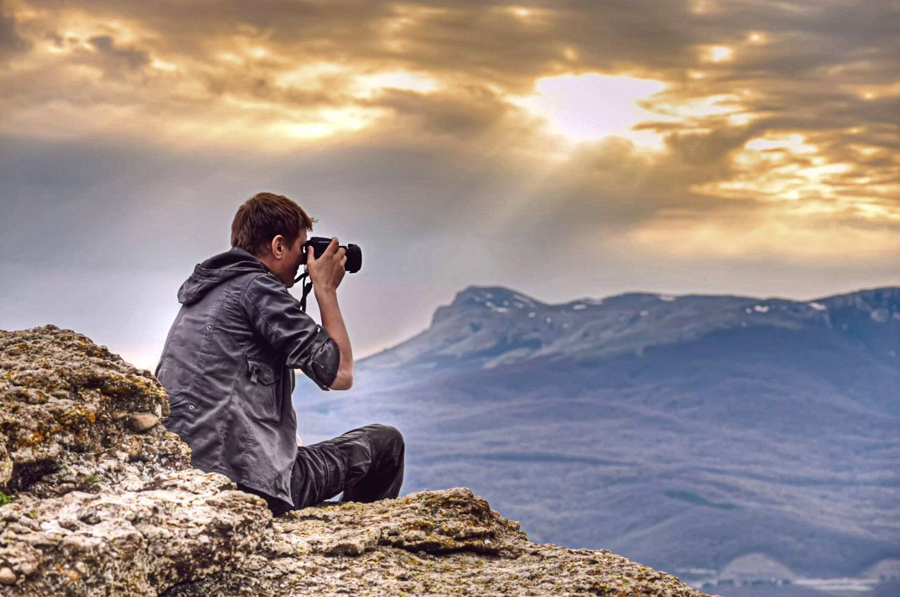 Картинки фото видео. Парень с фотоаппаратом. Хобби Фотографирование. Человек и природа. Увлечения для мужчин.