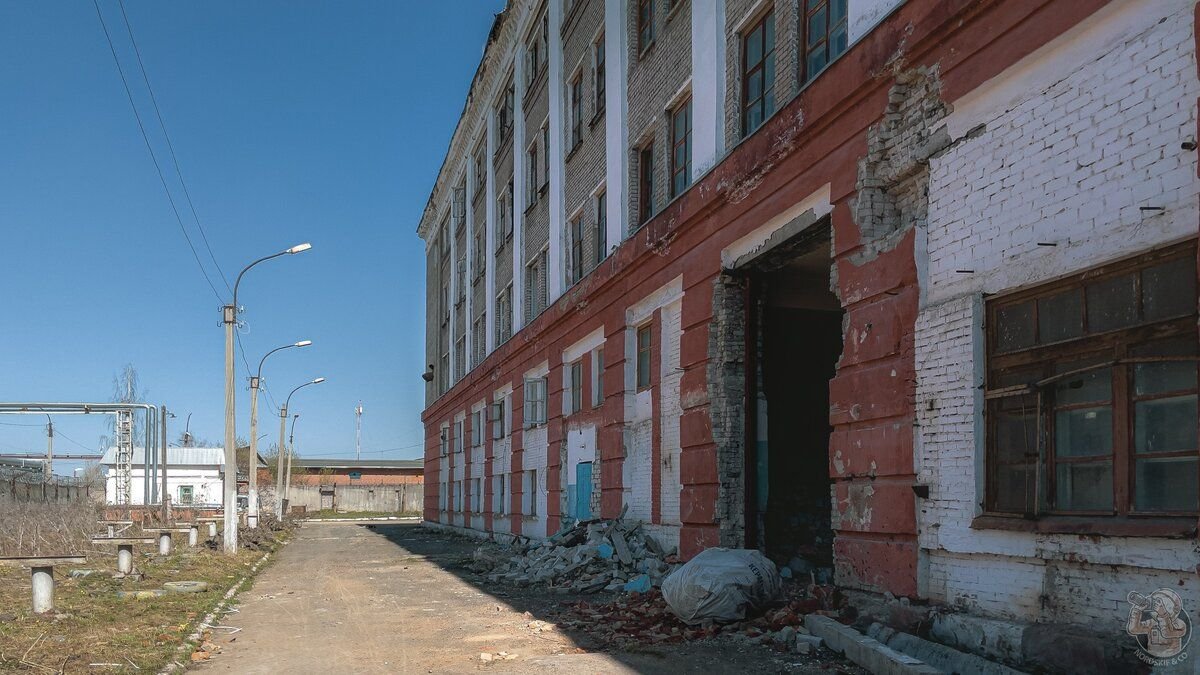 Заброшенный завод. Заброшки россии. Кимс город кондопога. Почему закрыли заводы. Заброшка кузбасс элемент.