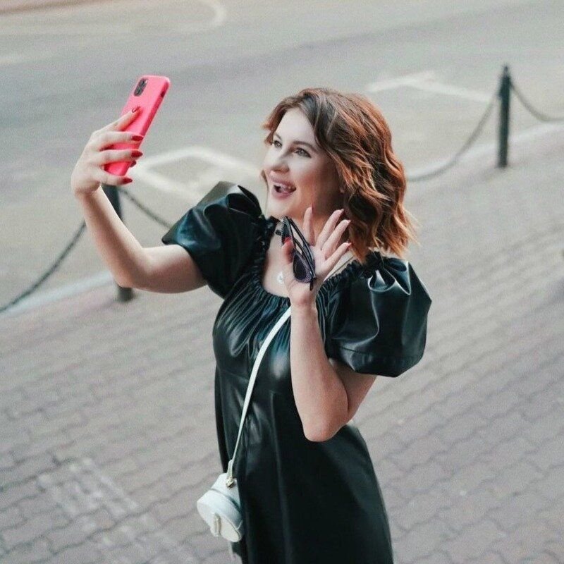 Платье из кожзама — какое взять, куда и с чем носить | Блог стилистки ...