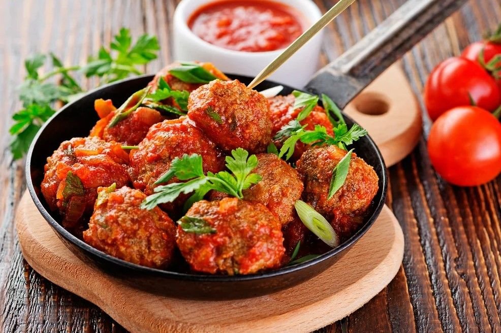 Тефтель. Тефтельки из индейки. Тефтели кёфте. Тефтель. Тефтели индейка.