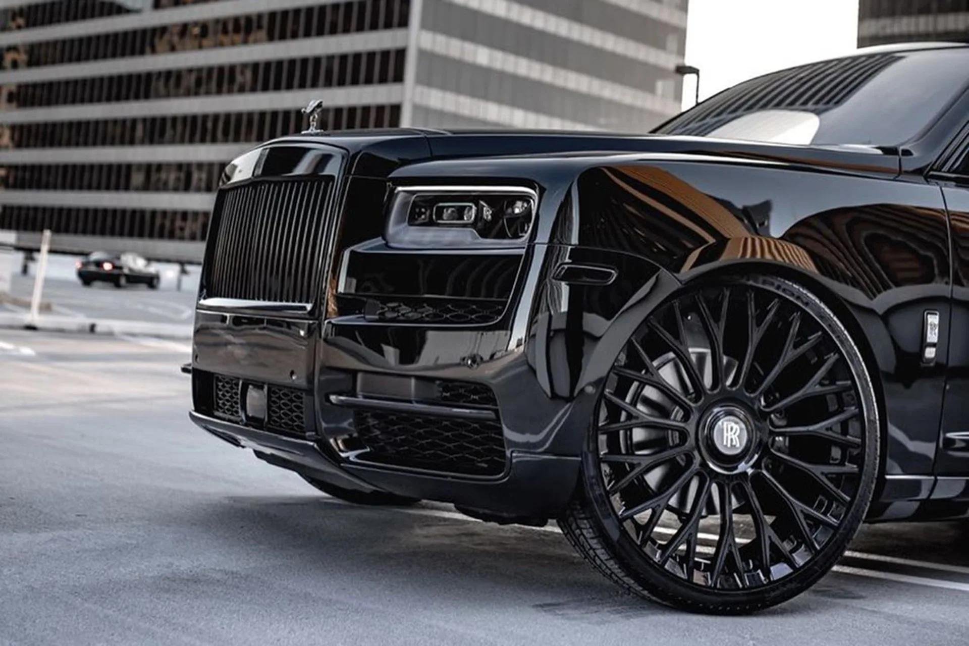 Rolls royce cullinan 2023. Роллс Ройс Куллинан. Роллс Ройс Куллинан мансори. Rolls Royce Cullinan Tuning. Rolls Royce Cullinan обвес.