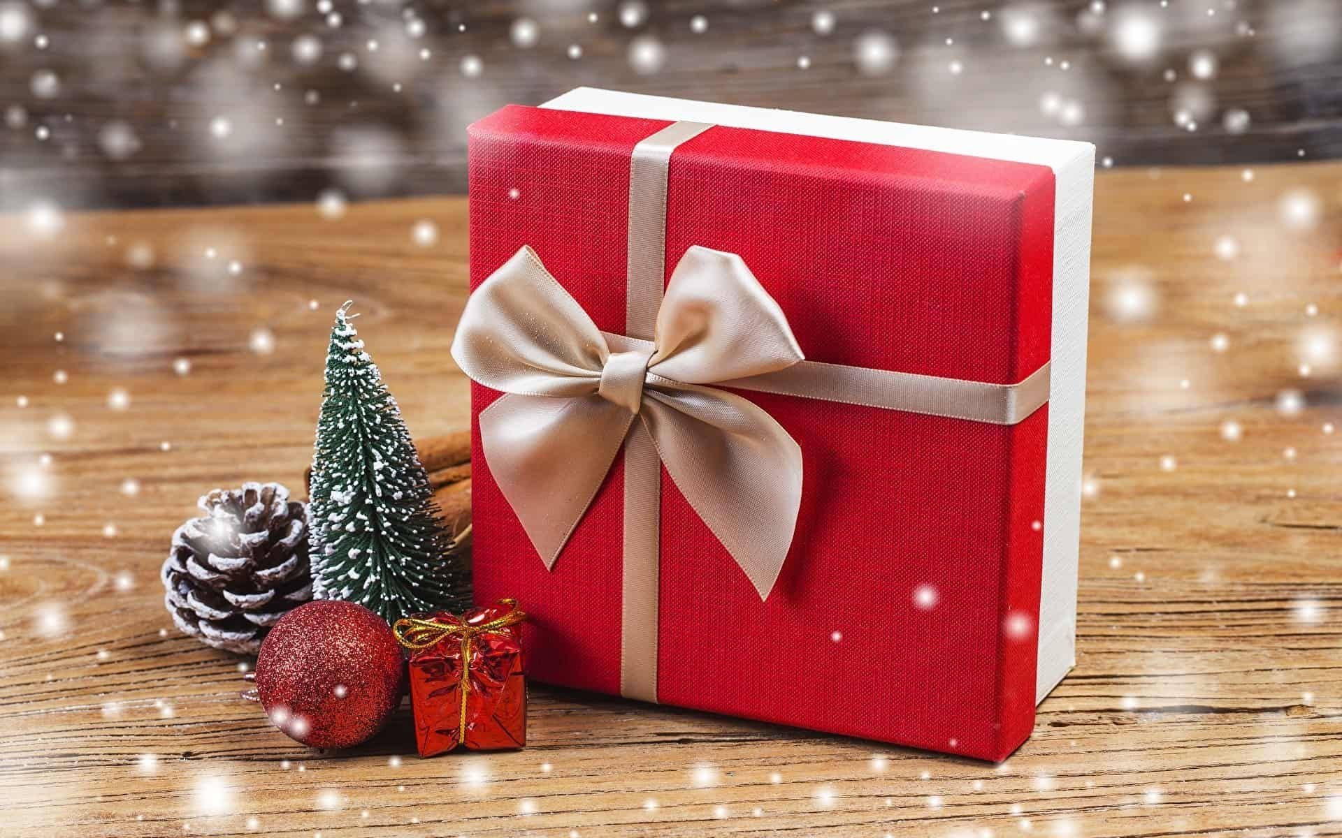 Красивые новогодние подарки. Рождественские подарки. Изображение подарков на новый год. Новогодние подарки. Коробки для подарков.
