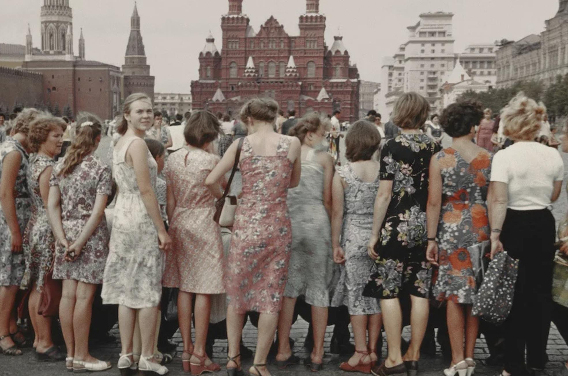 Годы ссср. Мода Москва 80е. Советские женщины. Платья советских людей. Советский Союз 70-е годы.