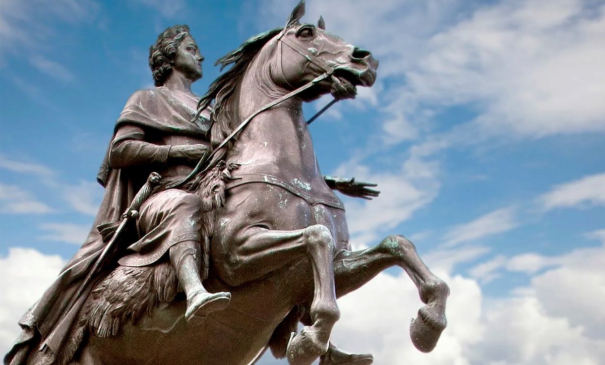 Статуя петра в петербурге. Медный всадник памятник Петру 1. Памятник Фальконе медный всадник. Петр 1 в Санкт-Петербурге всадник. Памятник Петру i медный всадник.