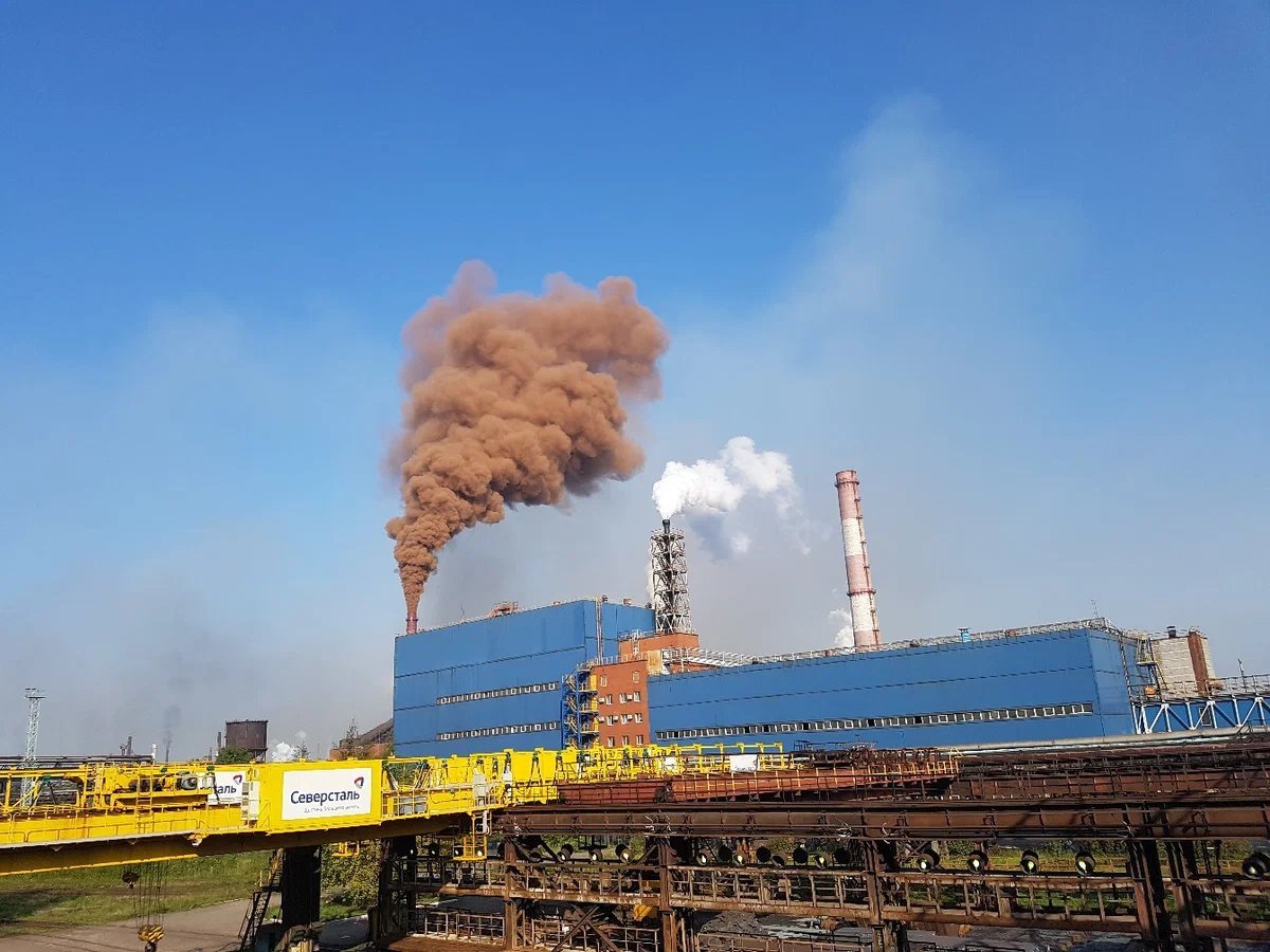 Заводы города череповца. Завод Северсталь Череповец. Завод Северсталь город Череповец. Череповец завод выбросы. Череповец выбросы Северсталь.