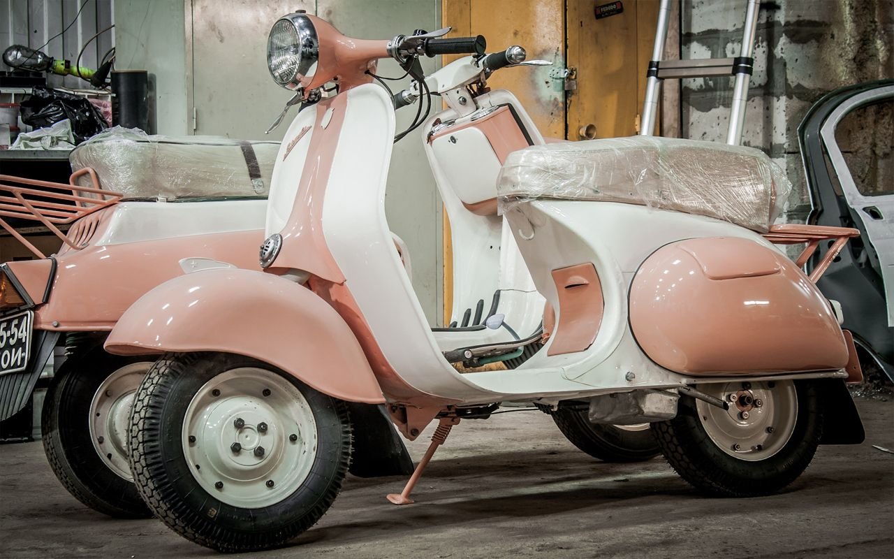Мотороллер муравей и Vespa