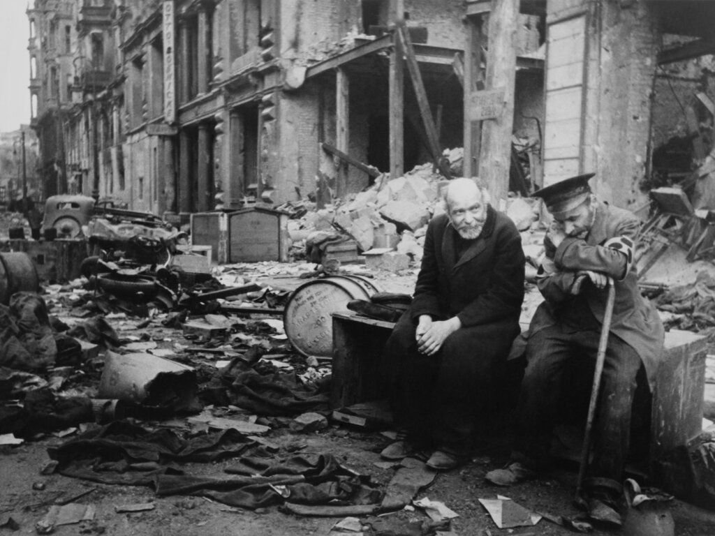 После великой войны тест. Берлин после войны 1945. Разрушенный Берлин 1945.