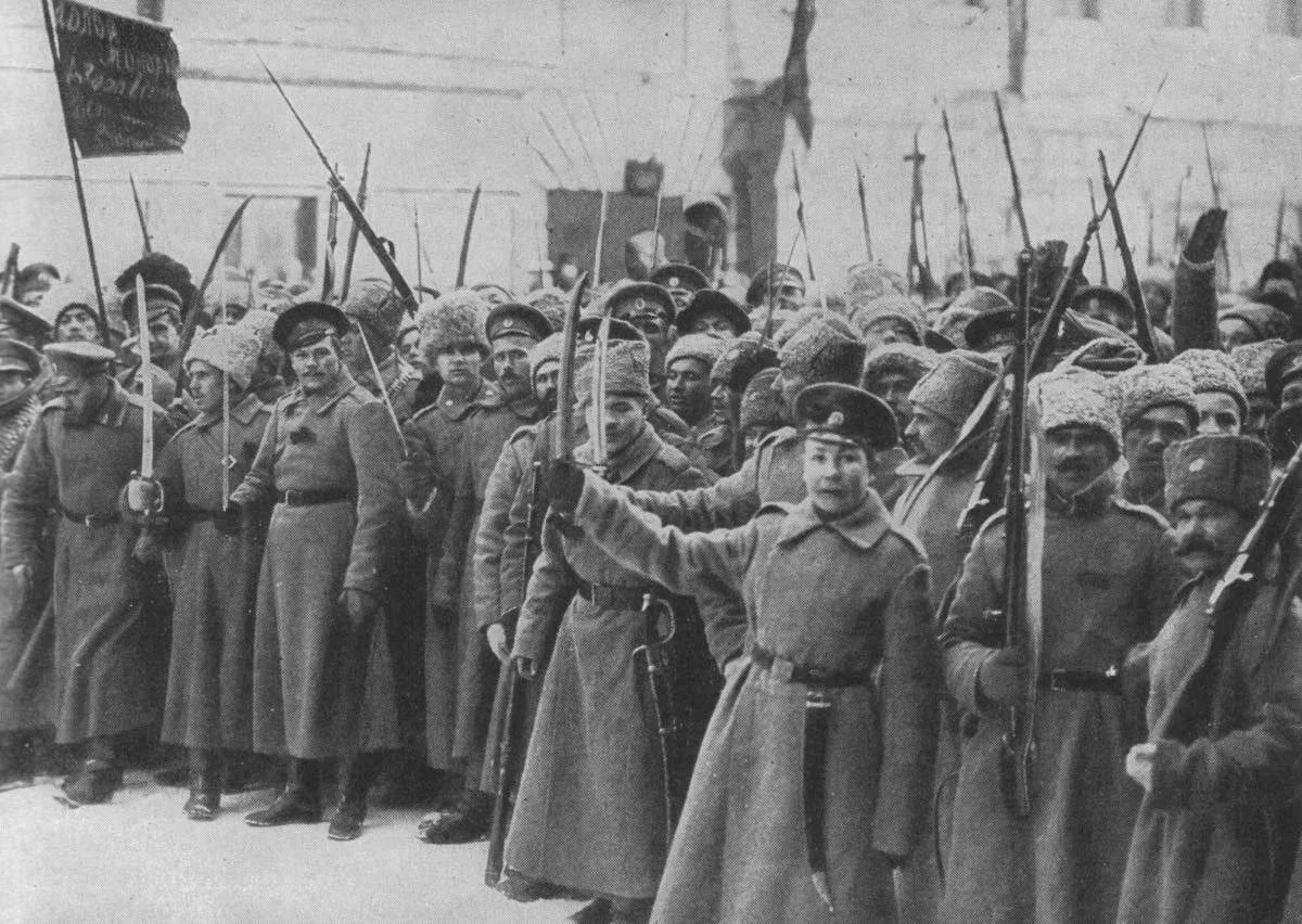 Революция 2 6. Солдаты Российской армии в 1917 г. Первая мировая 1917. Первая мировая война 1917 год. Солдат Российской армии 1917 года.