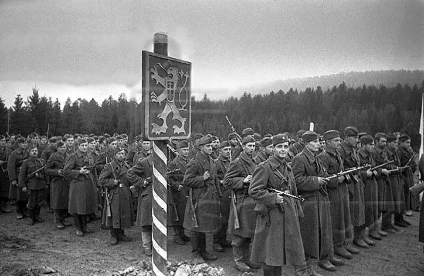 1 Чехословацкий армейский корпус 1944. Чехословацкий корпус 1918 Знамя.