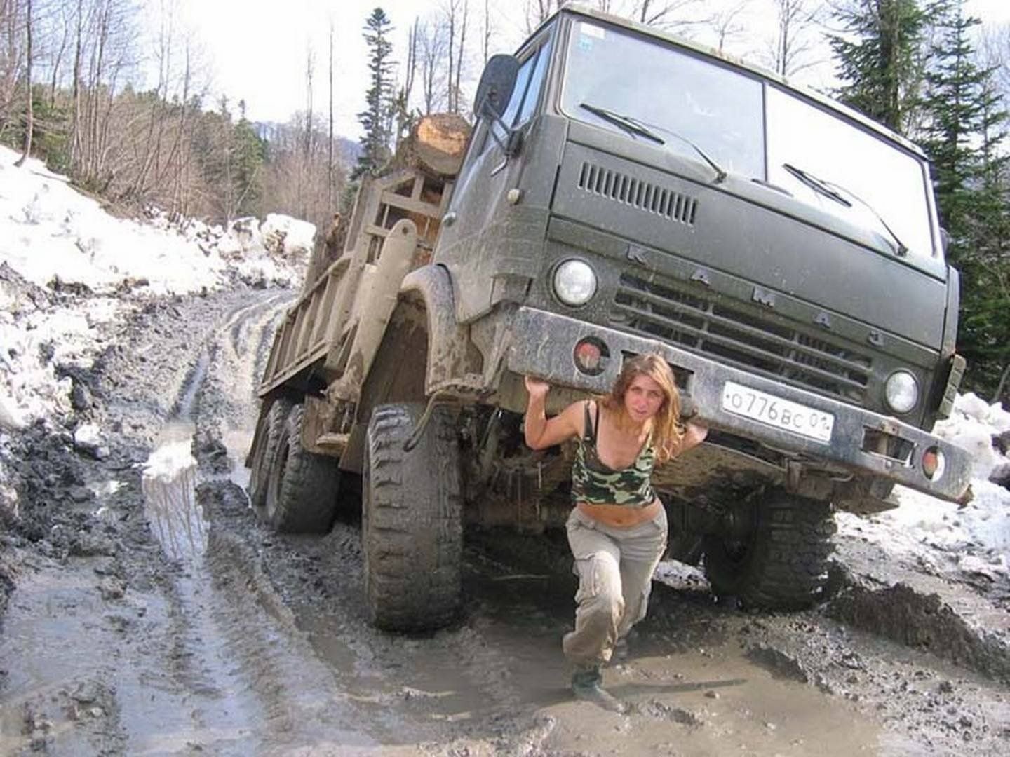 Суровая женщина картинки