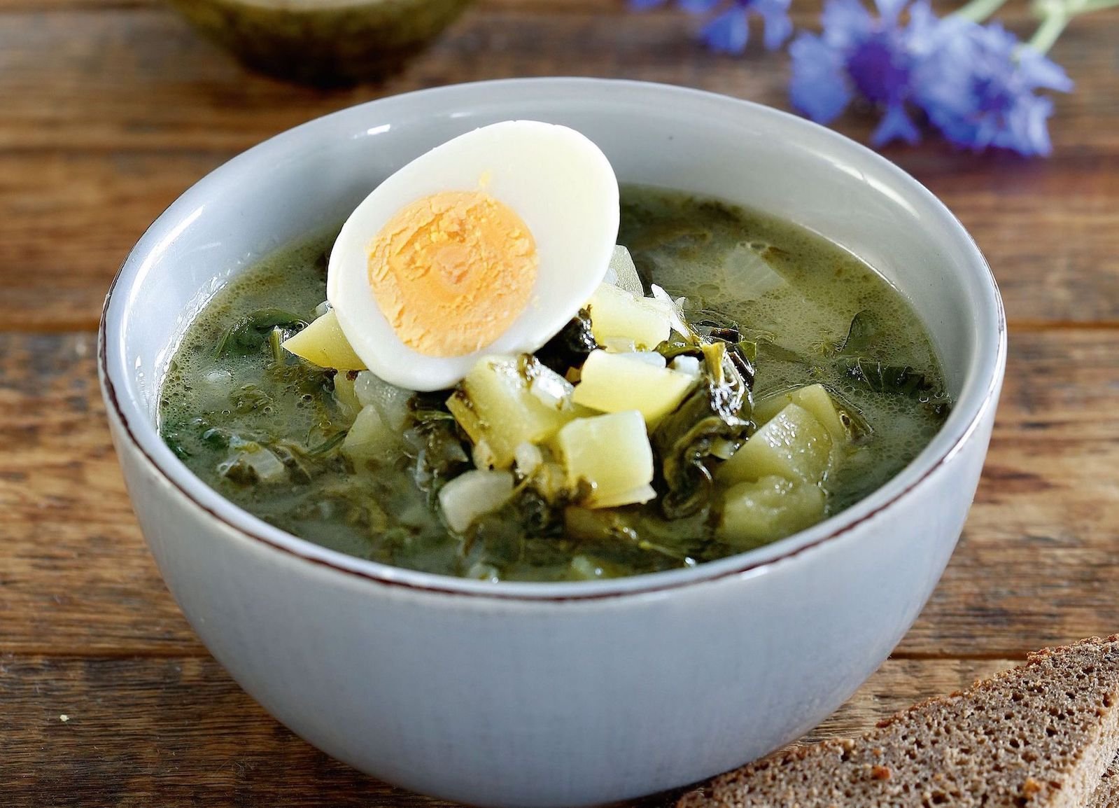 Как вкусно приготовить суп с щавелем и яйцом рецепт с фото пошагово