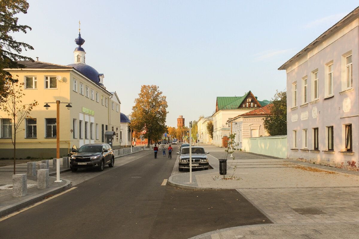 Погода звенигород по часам. Провинциальный город. Прогулки по городу. Звенигород город. Москва глубинка.