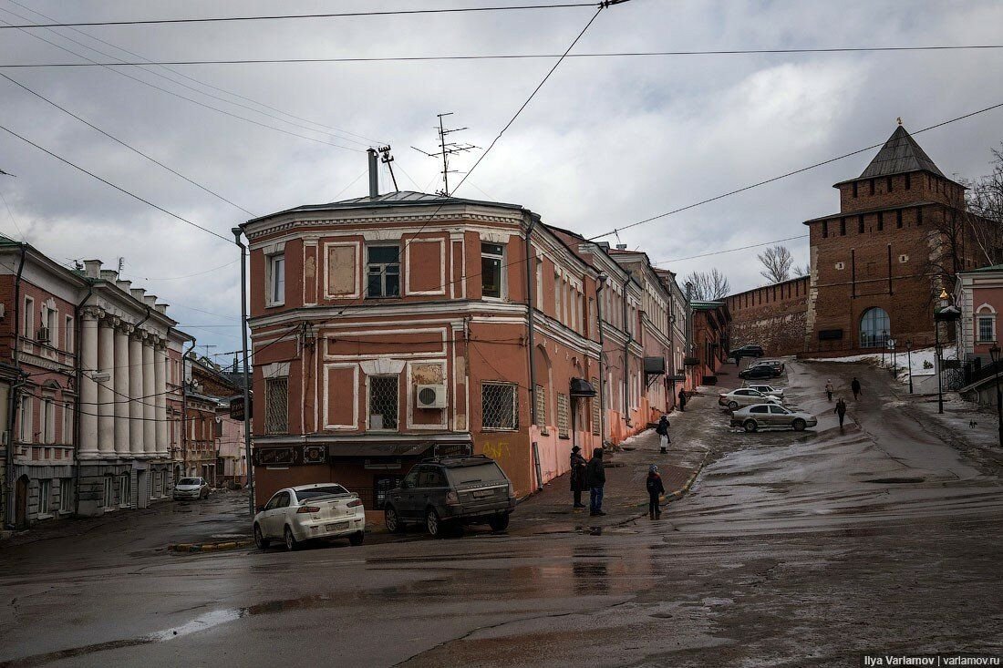 Нижний бывший. Большая Покровская и Ильинская улица Нижний Новгород. Большая Покровская и Ильинская улицы. Красивый вид Ильинская улица Нижний Новгород. Нижний Новгород историческая застройка.