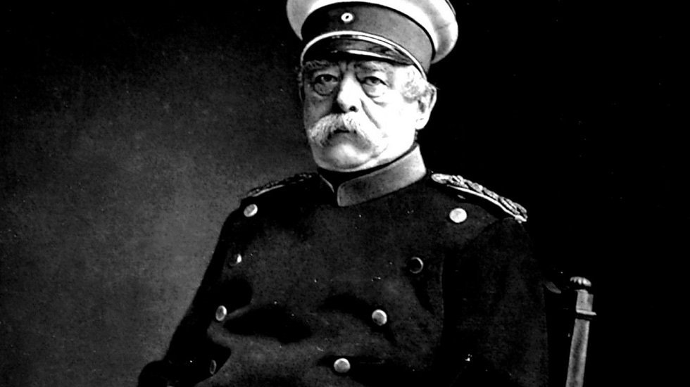 Русские приходят за своими деньгами. Бисмарк канцлер. Отто фон бисмарк. Отто фон бисмарк (1815-1898).