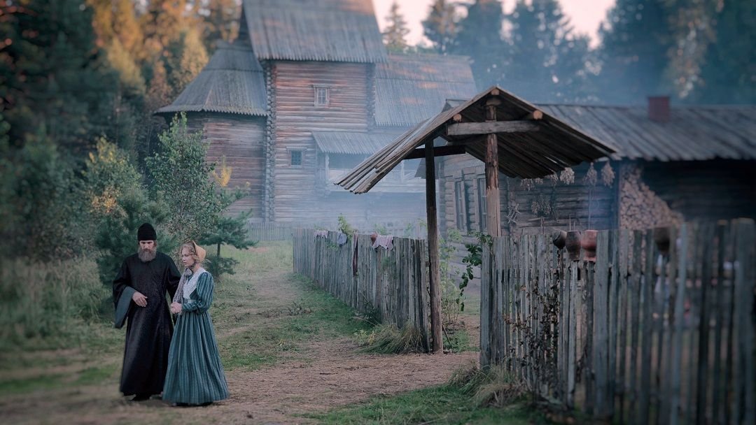 С ними в. Деревня из фильма. Съемки фильма Вольная грамота. Вольная грамота кадры из фильма. Русские сериалы про старинные усадьбы.