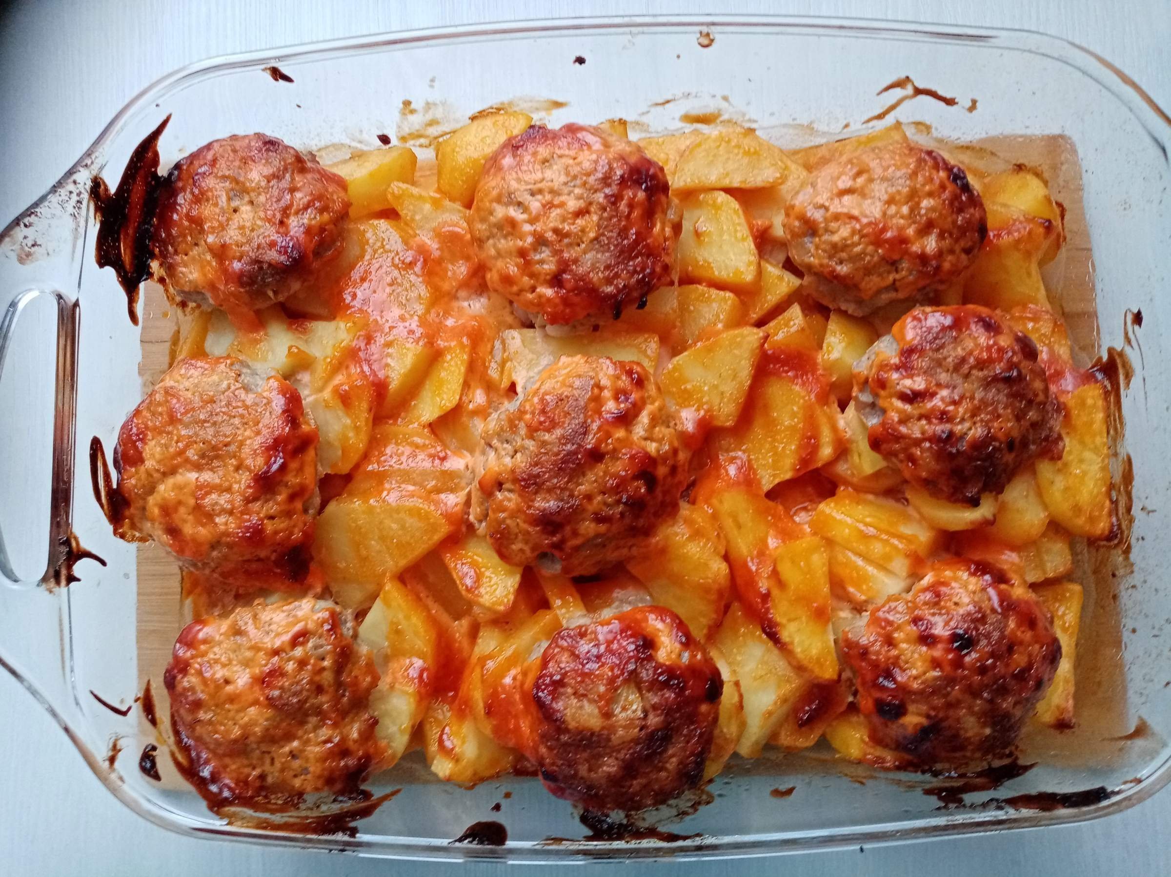 тефтели с рисом с подливкой в духовке. рецепт детских тефтелей в духовке. тефтели из курицы. тефтели из детского сада. тефтели.