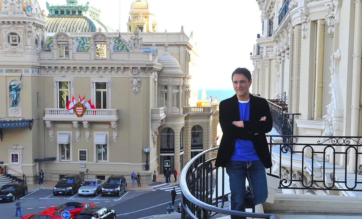 Юрий шатунов германия
