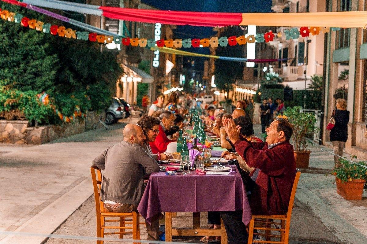 Holiday italy. Феррагосто в Италии. Ferragosto праздник в Италии. Успение Богородицы Феррагосто в Италии. 15 Августа праздник в Италии.