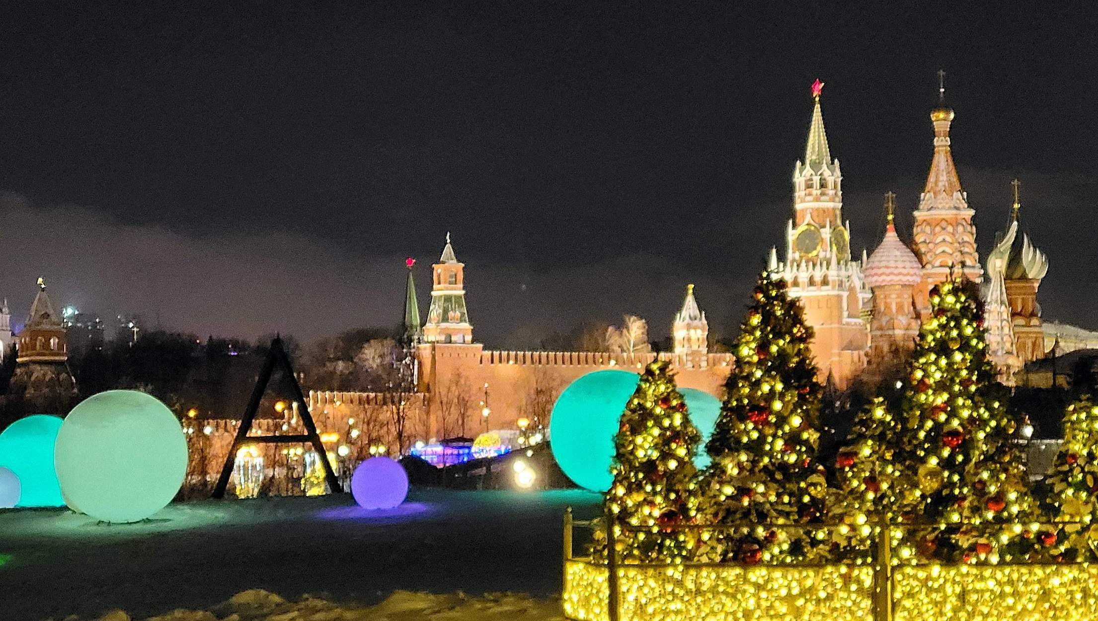 Московское видео. Новогодняя Москва 2022 парк Зарядье. Новогодняя Москва 2022 Зарядье.