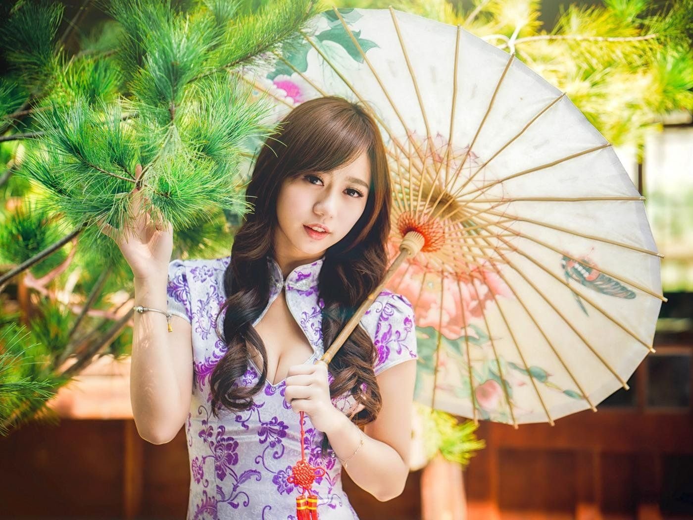Как называют девушку в японии. Японская девушка. Красивые японки. Красивые японские девушки. Японка с зонтом.