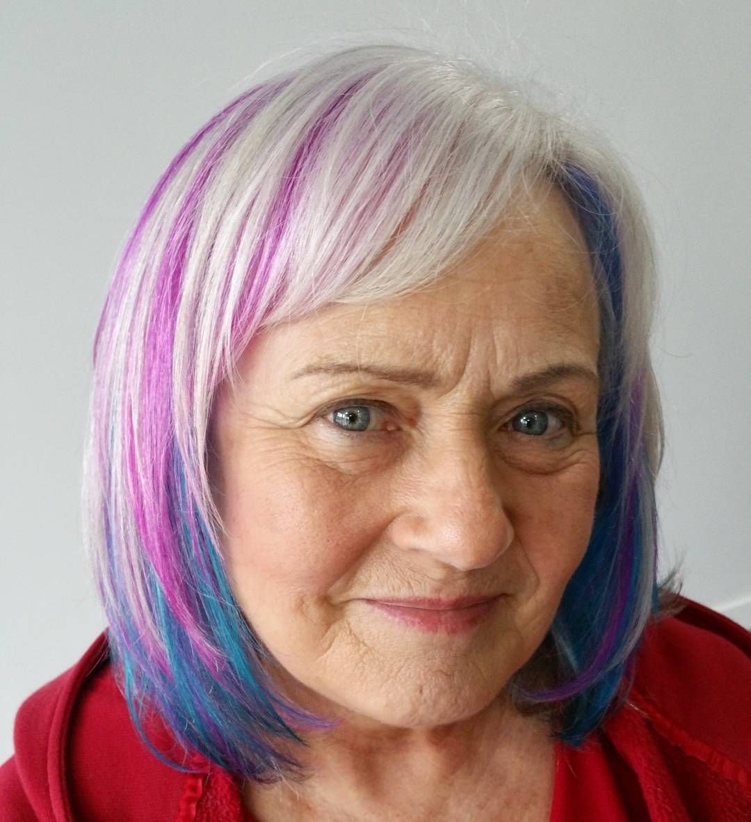 Бабки с фиолетовыми волосами