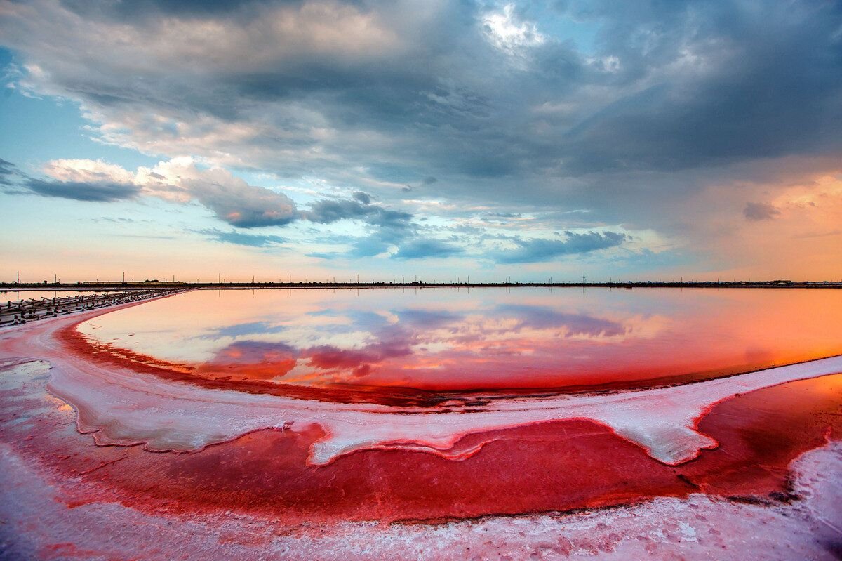 геническ розовое озеро