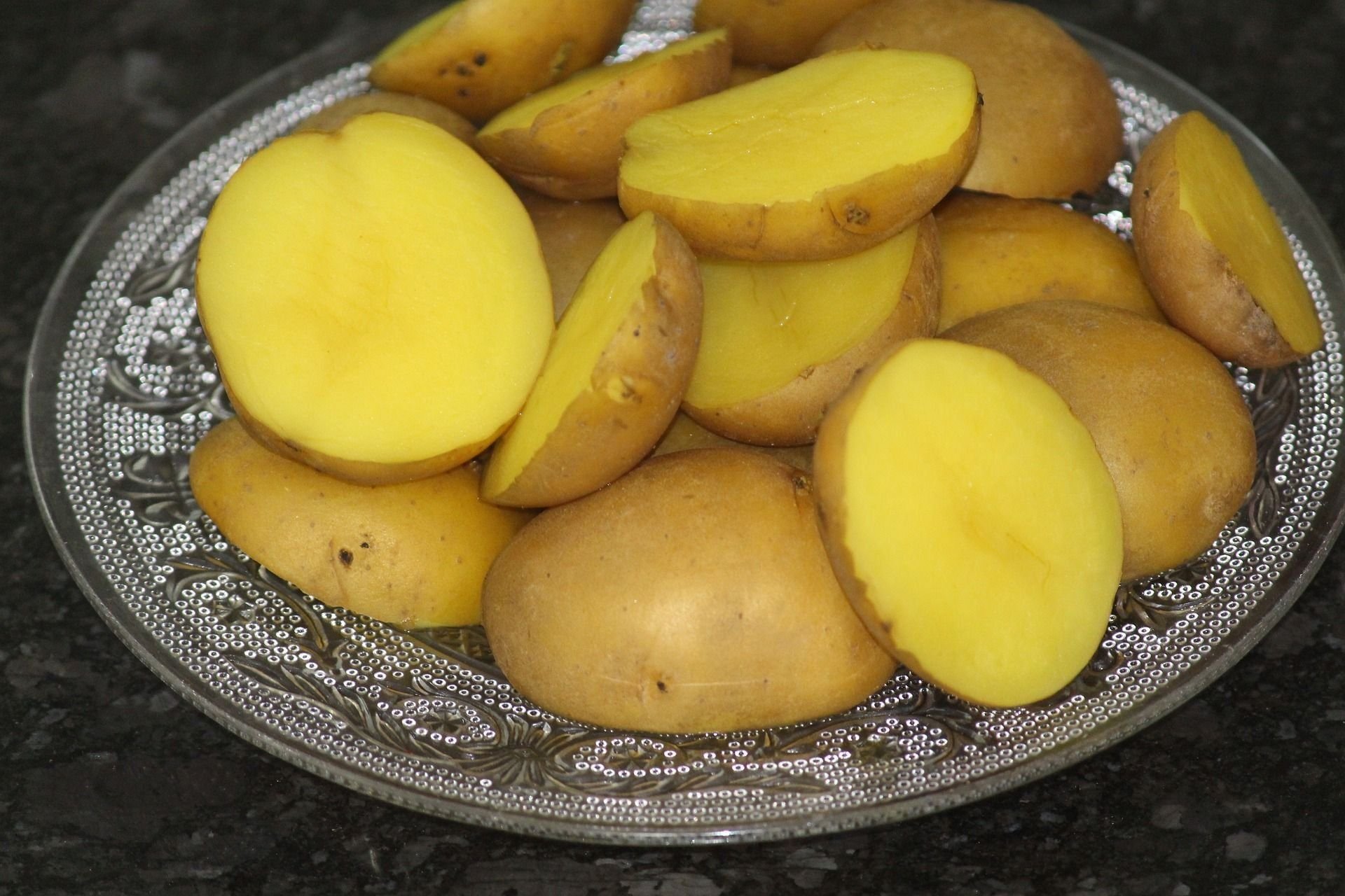 Вареный какой вид. Ломтики картофеля. Диетическая картошка цветная. Adirondack Blue Potato.