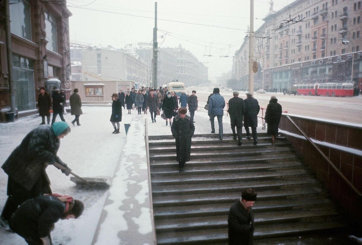 Улица Горького зима Москва 1970