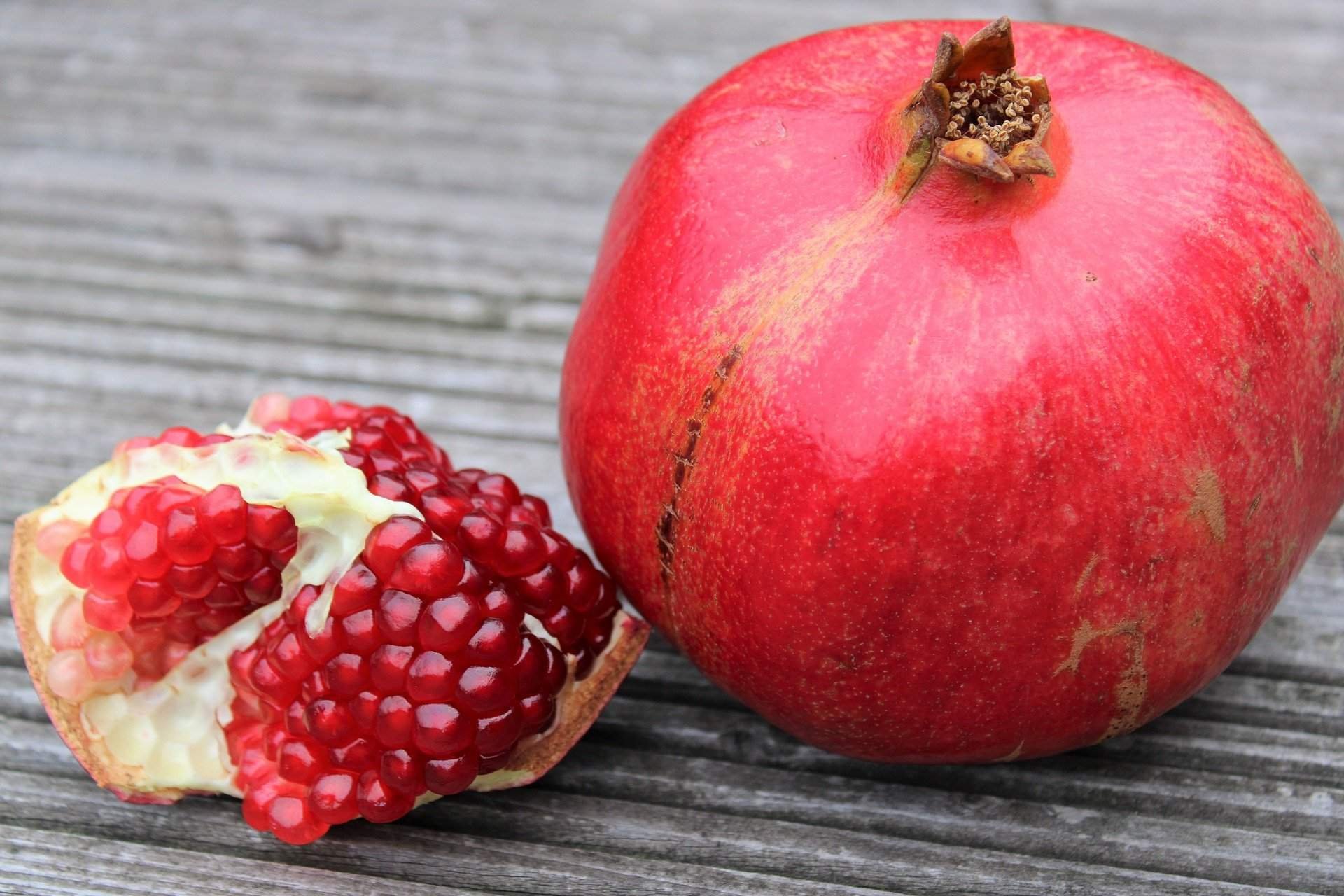 Pomegranate. Гранат Гюлейша. Мэйджоритовый гранат. Гранат крупный. Гранат целый.