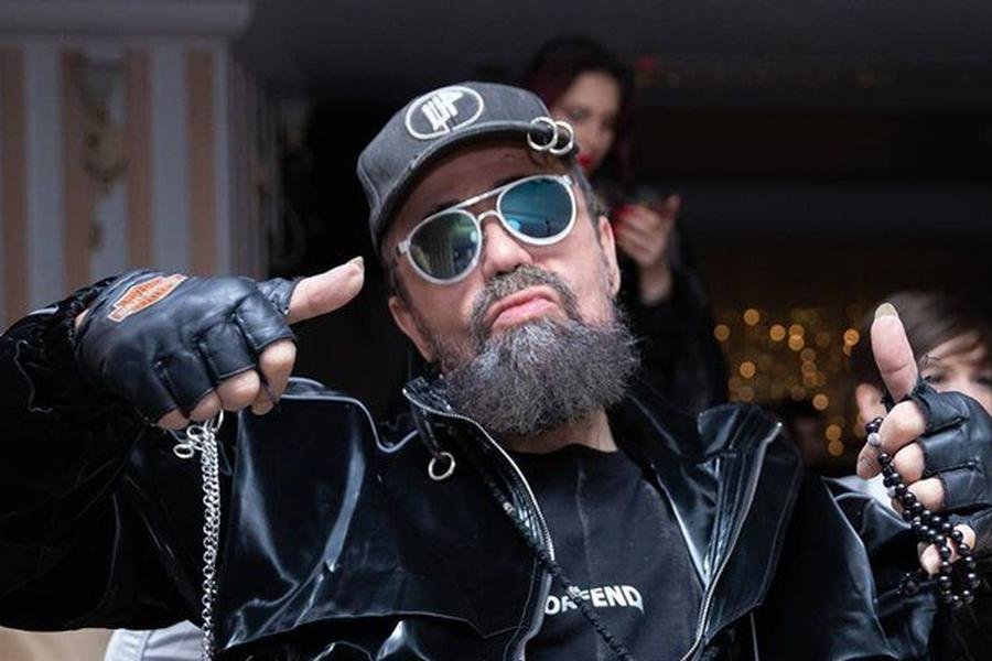 Богдан титомир 1991. Богдан титомир сейчас 2021. Богдан титомир сейчас 2021. Богдан титомир 2020. Где сейчас титомир чем занимается.