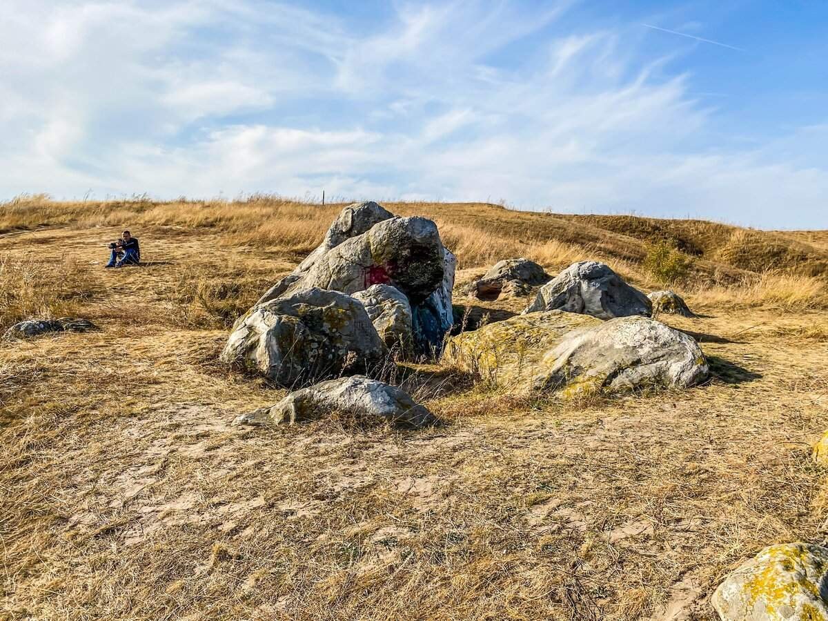 Камни долгий. Кудеяр камень Липецкая область. Синие камни Данковский район. Голубые камни Данковский район. Синие камни Бигильдино.