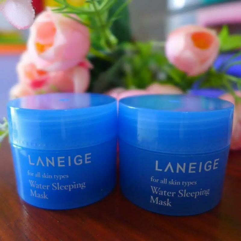 Water sleeping mask способ применения. Ночная маска для лица Laneige. Laneige увлажняющая ночная маска мини-Формат Water sleeping Mask 15ml. Ночная маска Laneige мини версия голубая. Ночная маска для лица в голубой баночке.