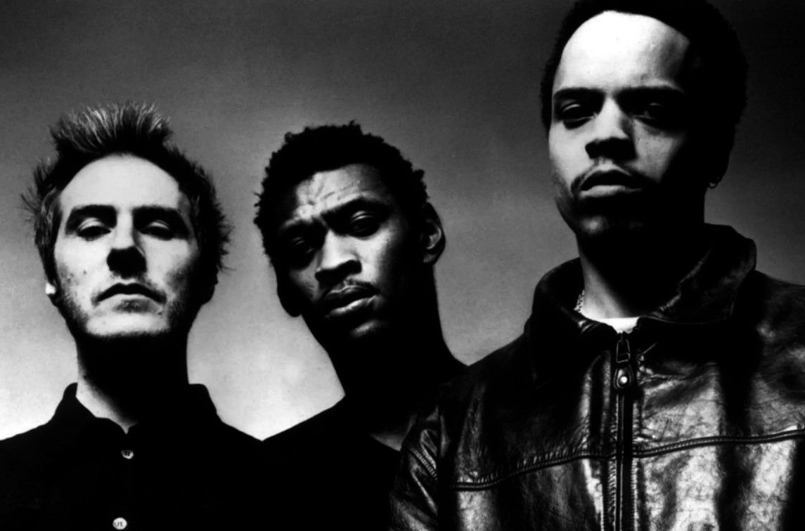 Massive attack все идет по плану