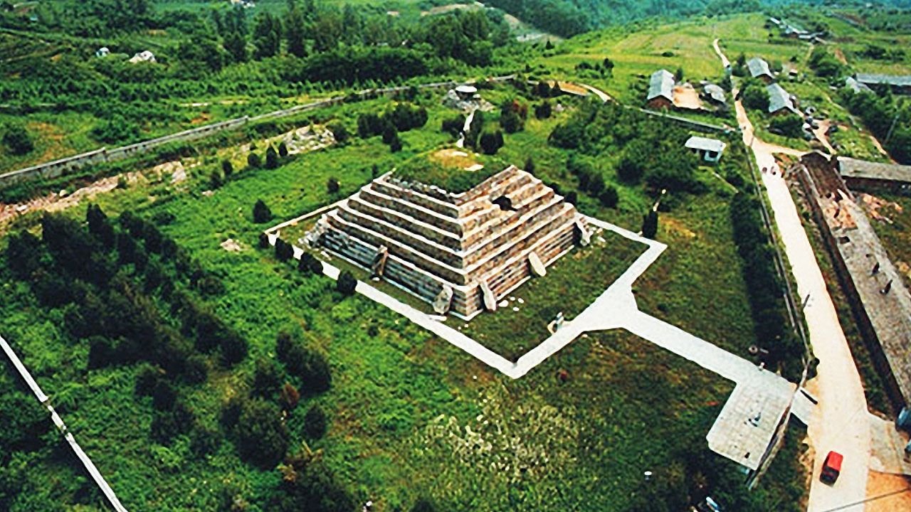Белая пирамида в китае
