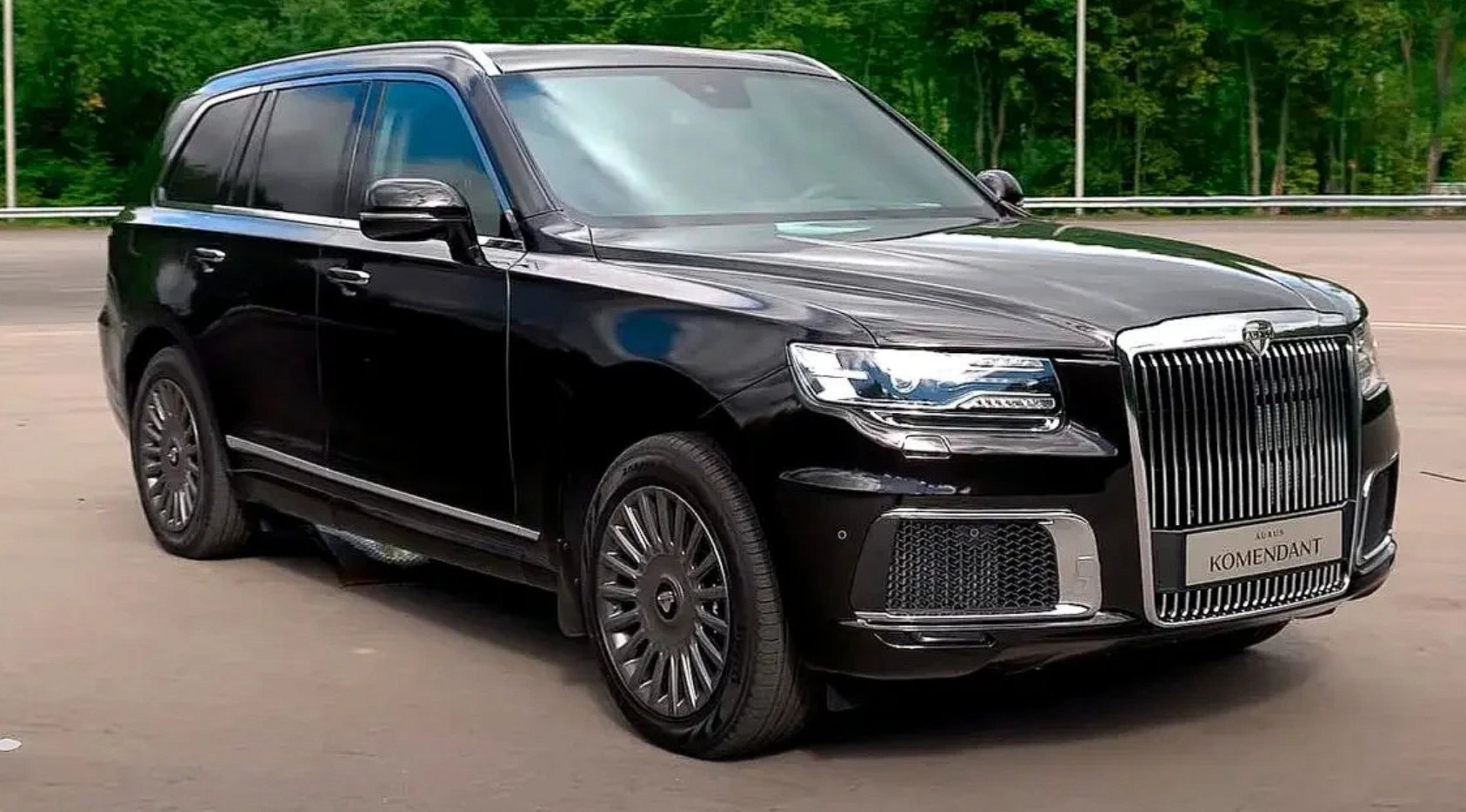 Russian suv. Кроссовера Aurus «комендант». Аурус 2022. Аурус Senat 2022. Роллс Ройс 2022.